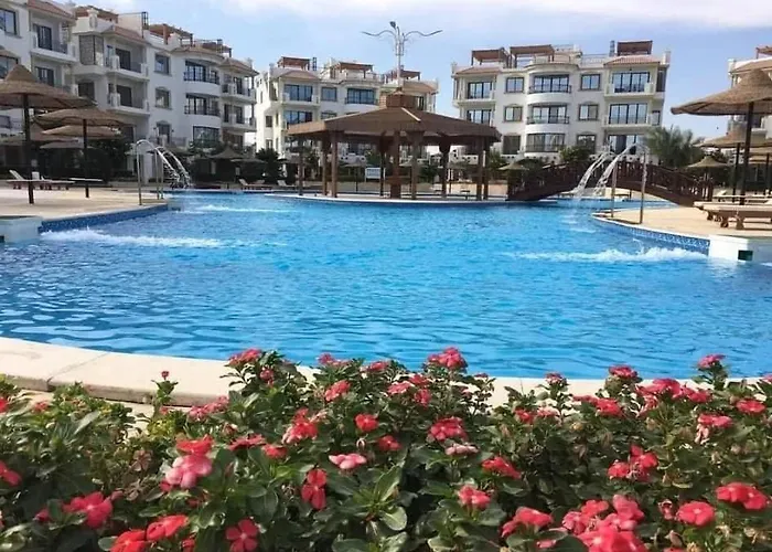 Hills Aqua Park Pool View شقة *